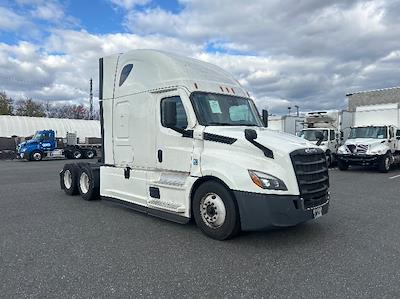 Used 2021 Freightliner Cascadia Detroit DD15AT Semi Truck with Sleeper Cab for sale #344907 - photo 1