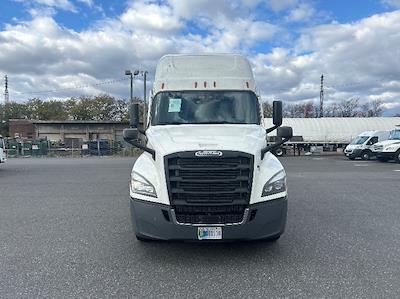 Used 2021 Freightliner Cascadia Detroit DD15AT Semi Truck with Sleeper Cab for sale #344907 - photo 2