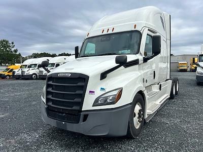 Used 2021 Freightliner Cascadia Detroit DD15AT Semi Truck with Sleeper Cab for sale #344908 - photo 1