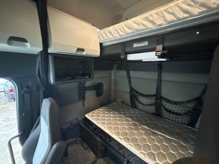 Used 2021 Freightliner Cascadia - photo 21