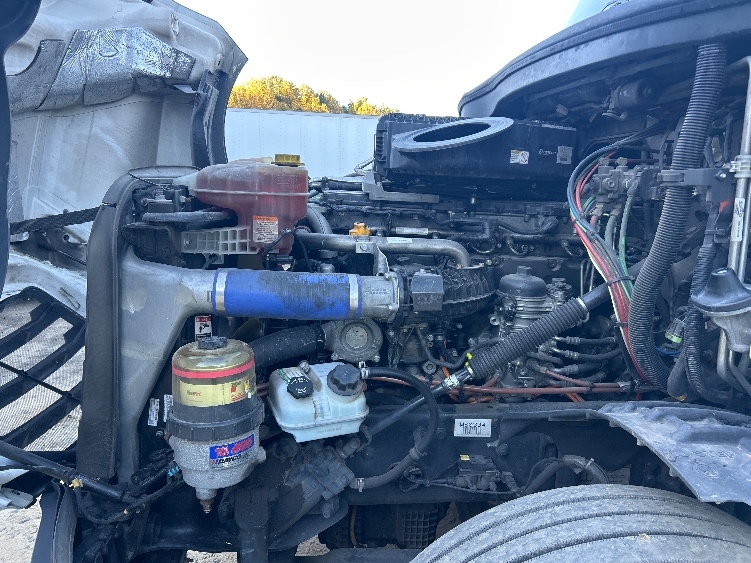 Used 2021 Freightliner Cascadia - photo 23
