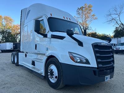 Used 2021 Freightliner Cascadia Detroit DD15AT Semi Truck with Sleeper Cab for sale #344914 - photo 1