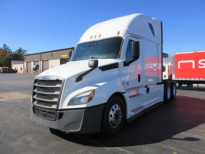 Used 2021 Freightliner Cascadia Detroit DD15AT Semi Truck with Sleeper Cab for sale #344919 - photo 1