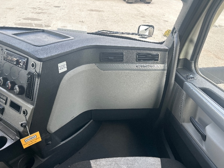 Used 2021 Freightliner Cascadia - photo 16