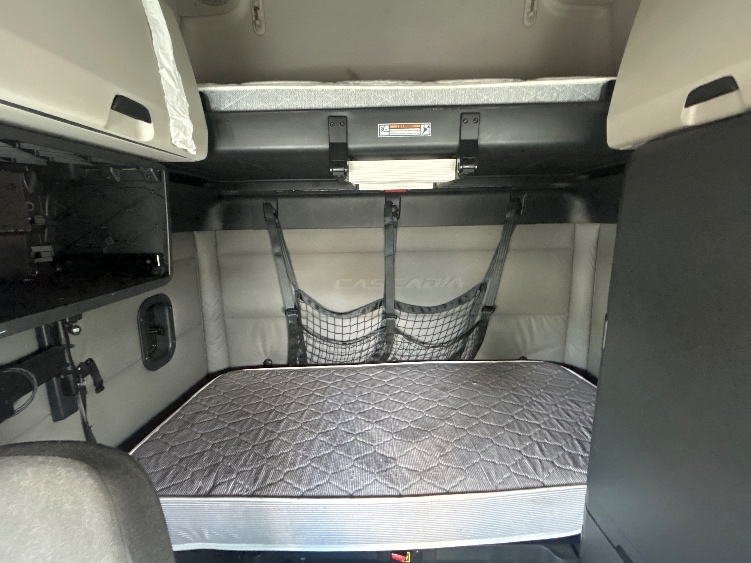 Used 2021 Freightliner Cascadia - photo 18