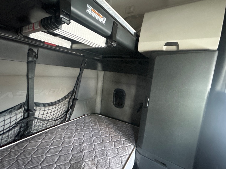 Used 2021 Freightliner Cascadia - photo 20