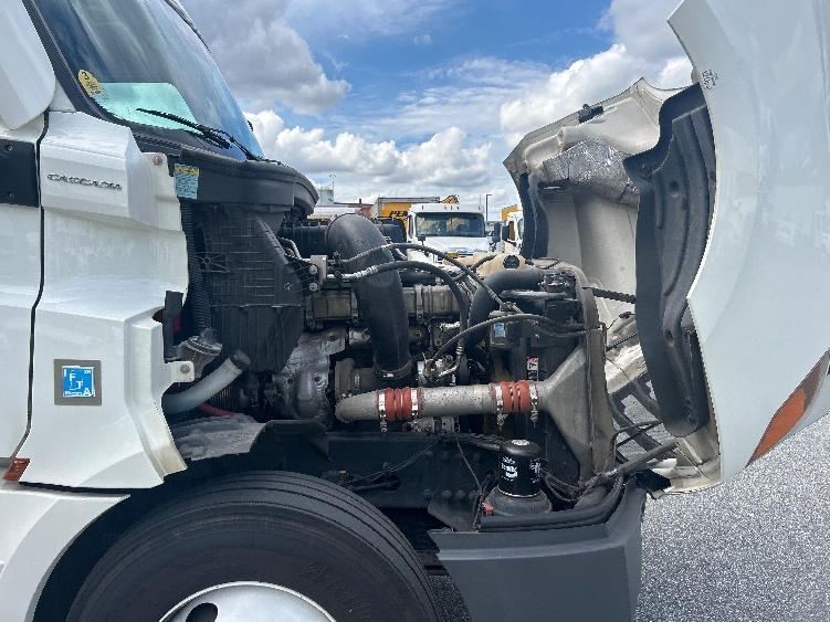 Used 2021 Freightliner Cascadia - photo 22