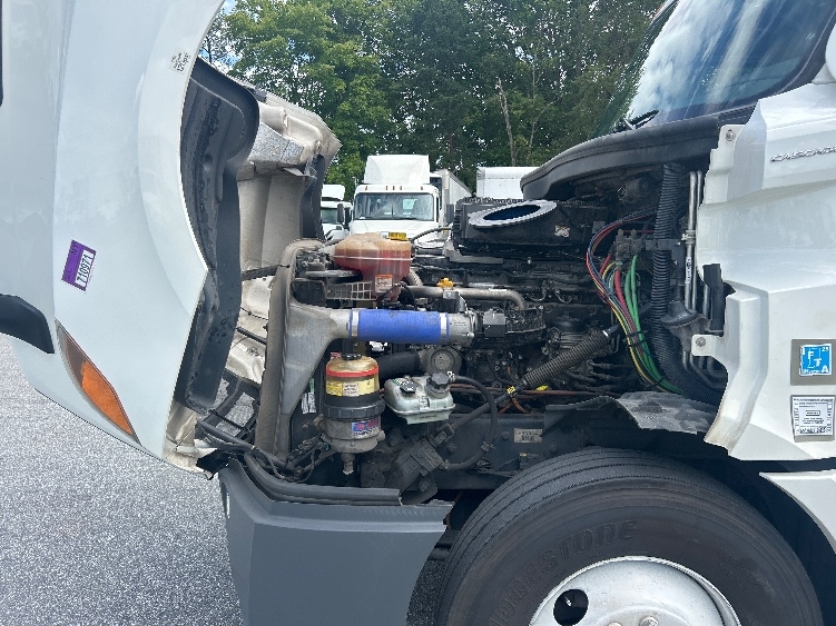 Used 2021 Freightliner Cascadia - photo 23