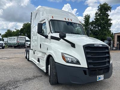 Used 2021 Freightliner Cascadia Detroit DD15AT Semi Truck with Sleeper Cab for sale #344936 - photo 1