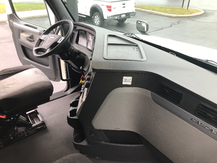 Used 2021 Freightliner Cascadia - photo 17