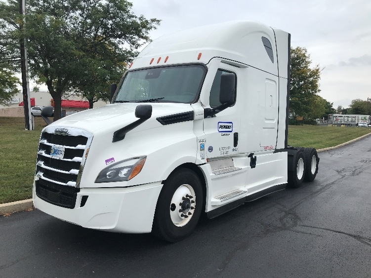 Used 2021 Freightliner Cascadia - photo 5