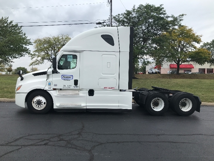 Used 2021 Freightliner Cascadia - photo 6