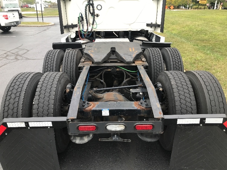 Used 2021 Freightliner Cascadia - photo 8