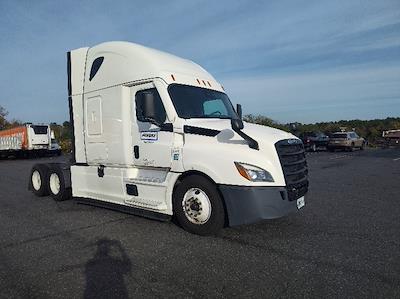 Used 2021 Freightliner Cascadia Detroit DD15AT Semi Truck with Sleeper Cab for sale #344951 - photo 1