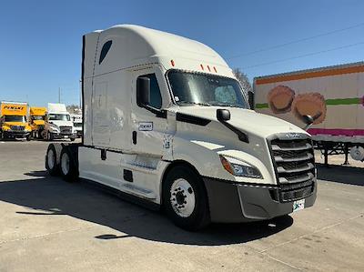 Used 2021 Freightliner Cascadia Detroit DD15AT Semi Truck with Sleeper Cab for sale #344962 - photo 1