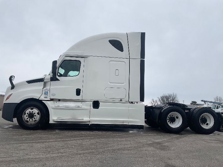 Used 2021 Freightliner Cascadia - photo 6