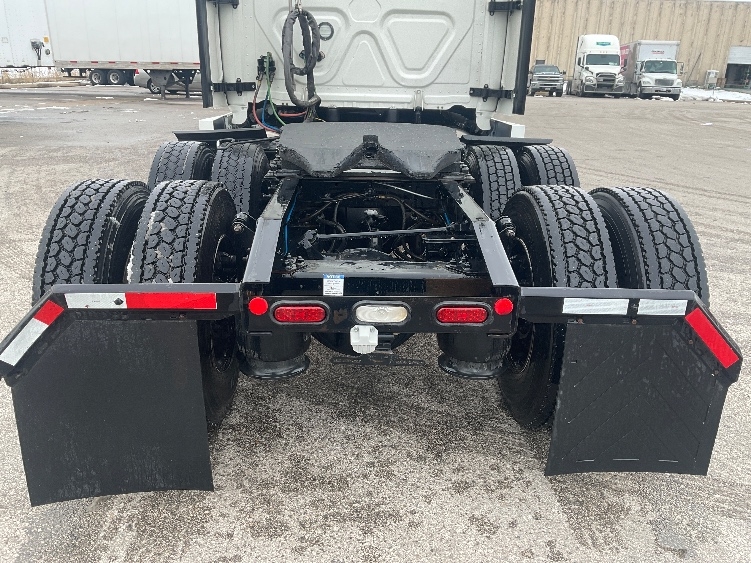 Used 2021 Freightliner Cascadia - photo 8