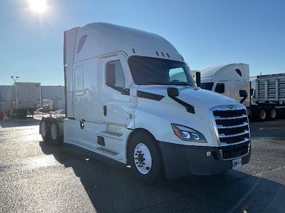 Used 2021 Freightliner Cascadia Detroit DD15AT Semi Truck with Sleeper Cab for sale #345141 - photo 1