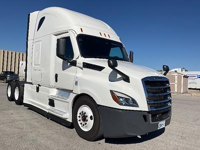Used 2021 Freightliner Cascadia Detroit DD15AT Semi Truck with Sleeper Cab for sale #345142 - photo 1