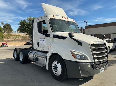 Used 2021 Freightliner Cascadia - photo 1