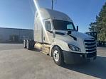 Used 2020 Freightliner Cascadia Detroit DD15AT Semi Truck with Sleeper Cab for sale #348589 - photo 1