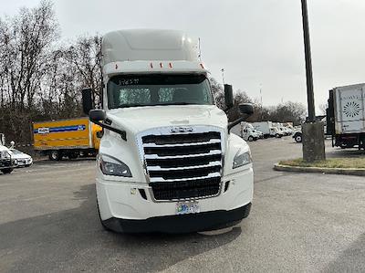 Used 2020 Freightliner Cascadia - photo 1