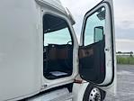 Used 2020 Freightliner Cascadia Detroit DD15AT Semi Truck with Sleeper Cab for sale #348848 - photo 13