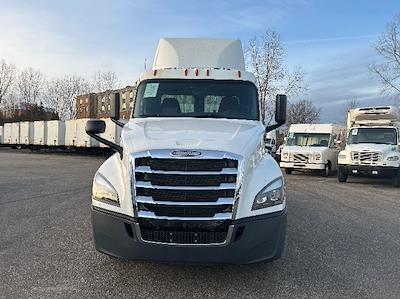 Used 2020 Freightliner Cascadia Detroit DD13 Semi Truck for sale #348950 - photo 2