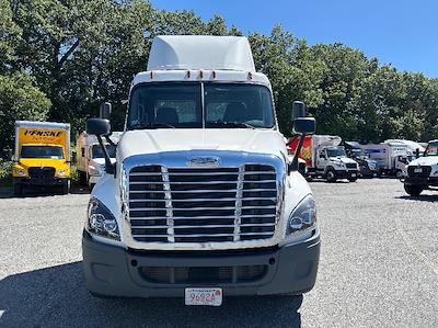 Used 2020 Freightliner Cascadia Detroit DD13 Semi Truck for sale #349102 - photo 2