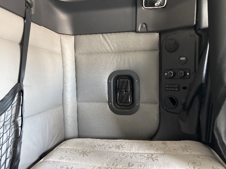 Used 2021 Freightliner Cascadia - photo 20
