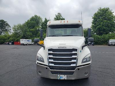 Used 2020 Freightliner Cascadia Detroit DD15AT Semi Truck for sale #349237 - photo 2