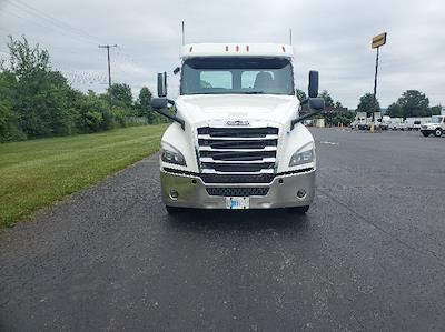 Used 2020 Freightliner Cascadia Detroit DD15AT Semi Truck for sale #349239 - photo 2