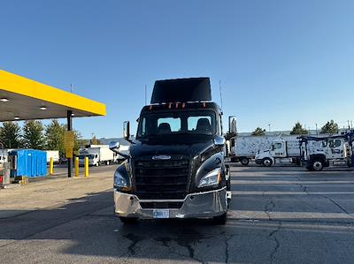 Used 2020 Freightliner Cascadia Detroit DD13 Semi Truck for sale #349246 - photo 2