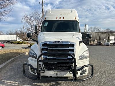Used 2020 Freightliner Cascadia Detroit DD15AT Semi Truck with Sleeper Cab for sale #349338 - photo 2