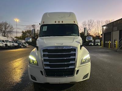 Used 2020 Freightliner Cascadia Detroit DD15AT Semi Truck with Sleeper Cab for sale #349340 - photo 2