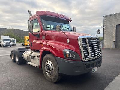 Used 2020 Freightliner Cascadia Detroit DD13 Semi Truck for sale #349351 - photo 1