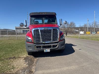 Used 2020 Freightliner Cascadia Detroit DD13 Semi Truck for sale #349352 - photo 2