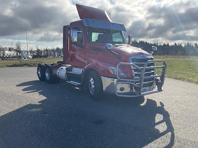 Used 2020 Freightliner Cascadia - photo 1