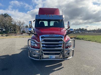 Used 2020 Freightliner Cascadia - photo 1