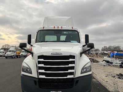 Used 2020 Freightliner Cascadia Detroit DD13 Semi Truck for sale #349962 - photo 2
