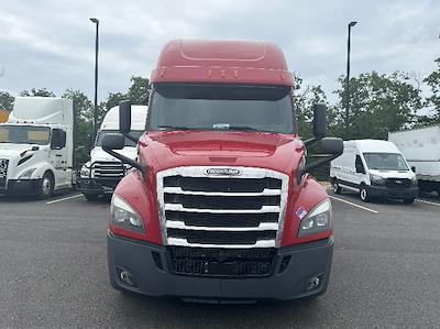 Used 2020 Freightliner Cascadia Detroit DD15AT Semi Truck with Sleeper Cab for sale #349992 - photo 2