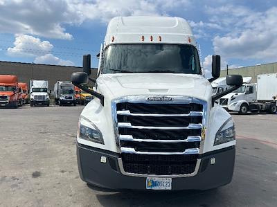 Used 2021 Freightliner Cascadia Detroit DD15AT Semi Truck with Sleeper Cab for sale #350001 - photo 2
