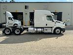 Used 2020 Freightliner Cascadia Detroit DD15AT Semi Truck with Sleeper Cab for sale #350018 - photo 8