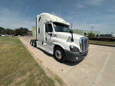 Used 2020 Freightliner Cascadia Detroit DD13 Semi Truck with Sleeper Cab for sale #350027 - photo 1