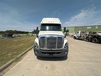 Used 2020 Freightliner Cascadia Detroit DD13 Semi Truck with Sleeper Cab for sale #350027 - photo 2