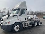 Used 2020 Freightliner Cascadia Detroit DD13 Semi Truck for sale #350063 - photo 3