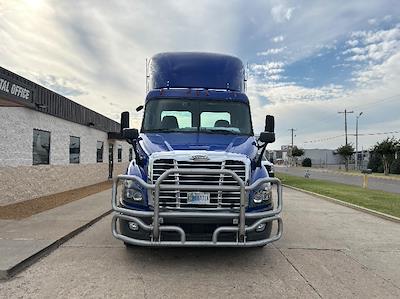 Used 2020 Freightliner Cascadia Detroit DD13 Semi Truck for sale #350705 - photo 2
