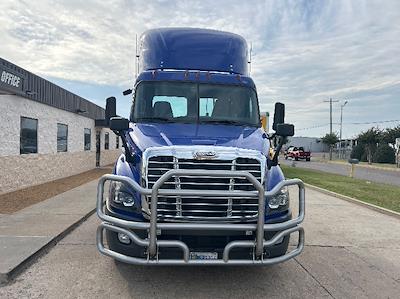Used 2020 Freightliner Cascadia Detroit DD13 Semi Truck for sale #350706 - photo 2