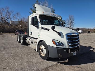 Used 2020 Freightliner Cascadia - photo 1