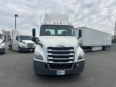 Used 2020 Freightliner Cascadia Detroit DD13 Semi Truck for sale #351382 - photo 2